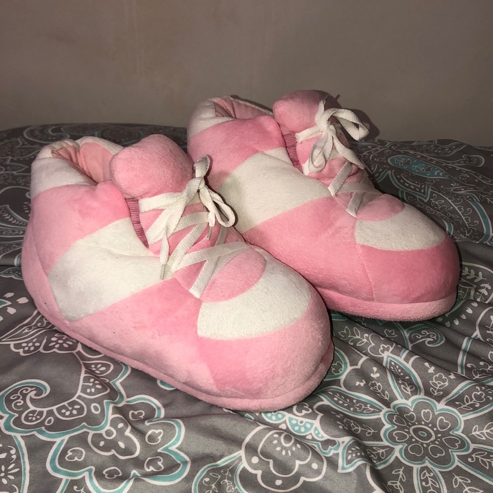 Light Pink Women’s Slippers, Happy Feet